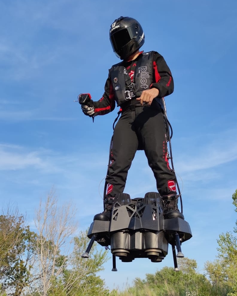 picture of franky zapata on the flyboard